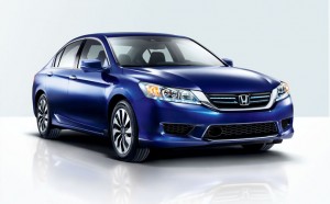 2015-honda-accord-hybrid-sedan-front2